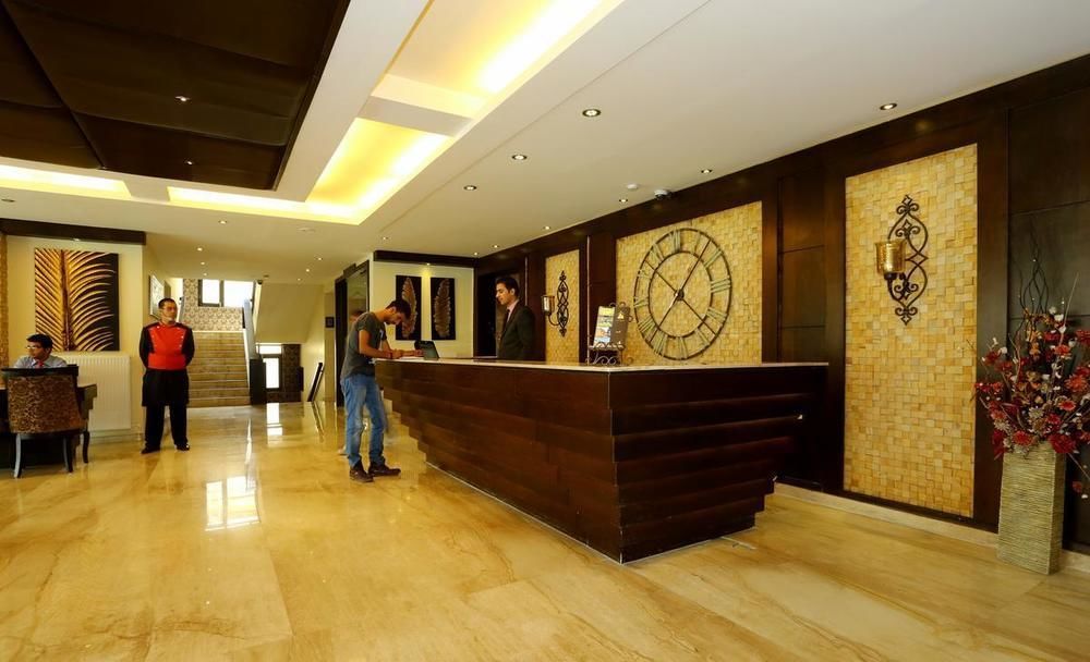 Hotel Pine Spring Wazir Bagh Srīnagar Dış mekan fotoğraf