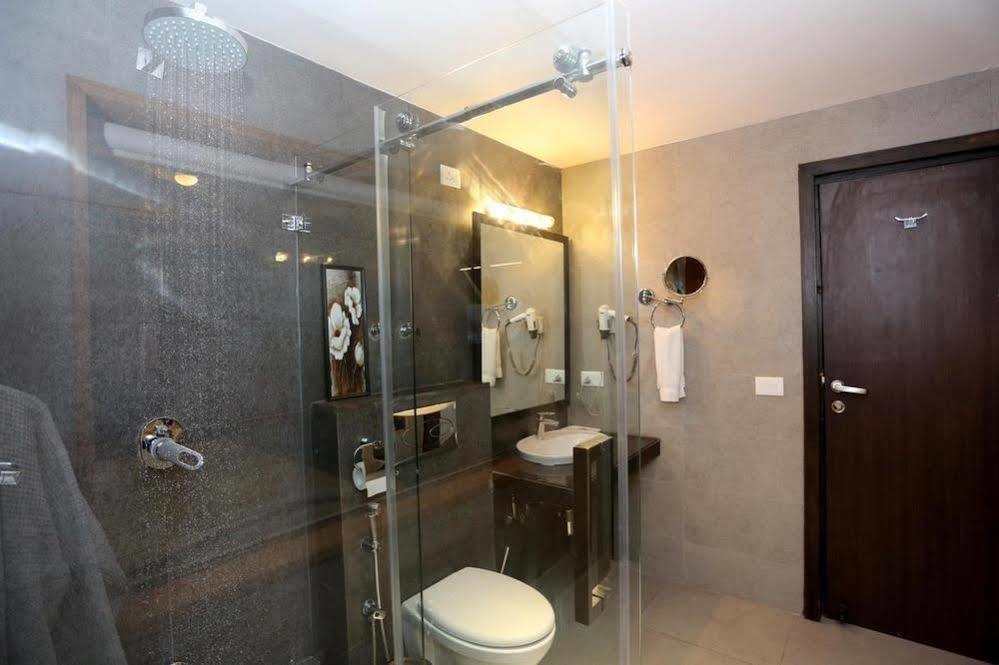 Hotel Pine Spring Wazir Bagh Srīnagar Dış mekan fotoğraf