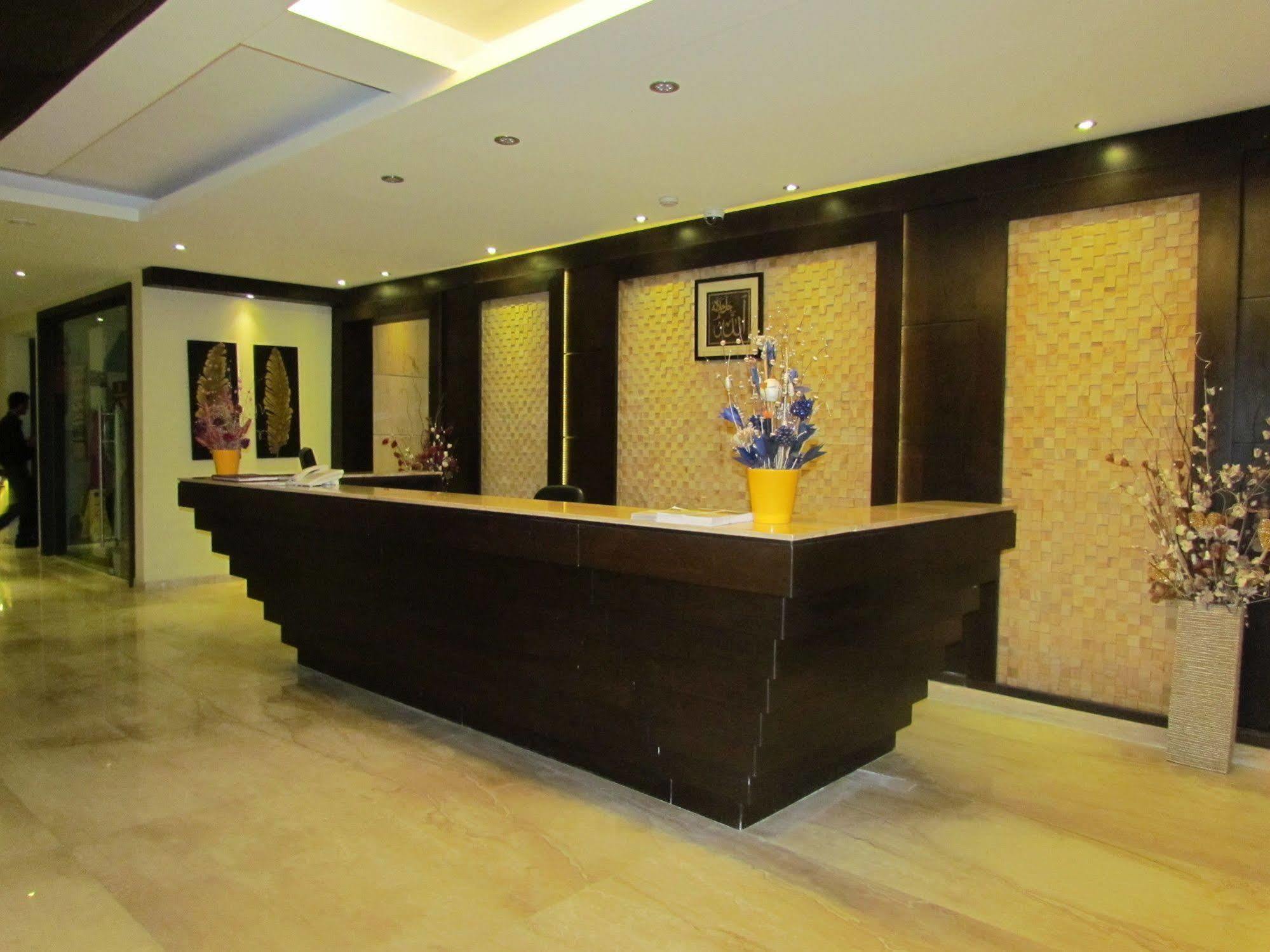 Hotel Pine Spring Wazir Bagh Srīnagar Dış mekan fotoğraf