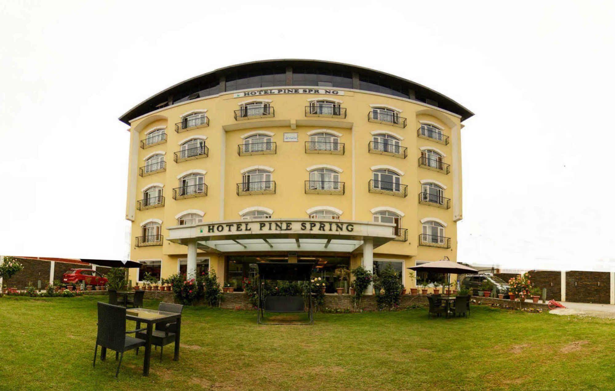 Hotel Pine Spring Wazir Bagh Srīnagar Dış mekan fotoğraf