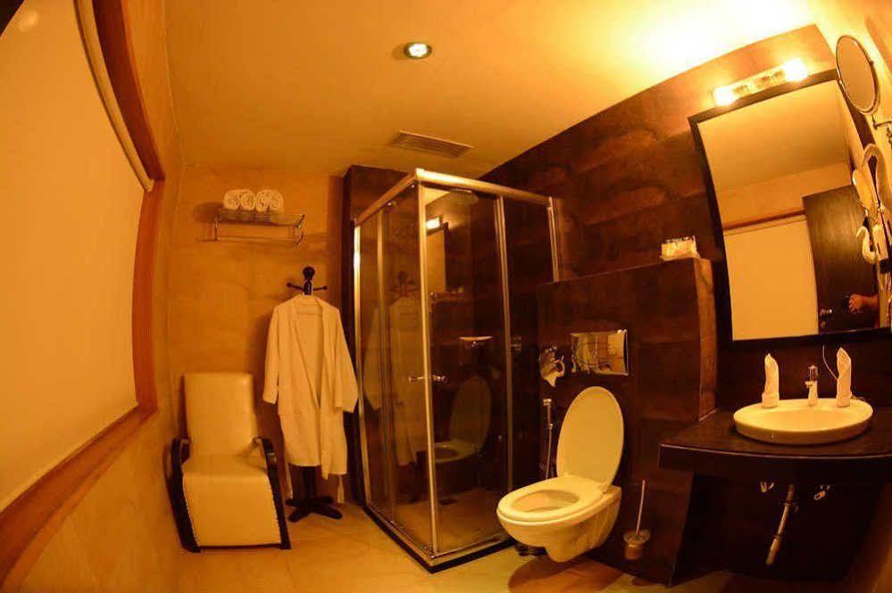 Hotel Pine Spring Wazir Bagh Srīnagar Dış mekan fotoğraf