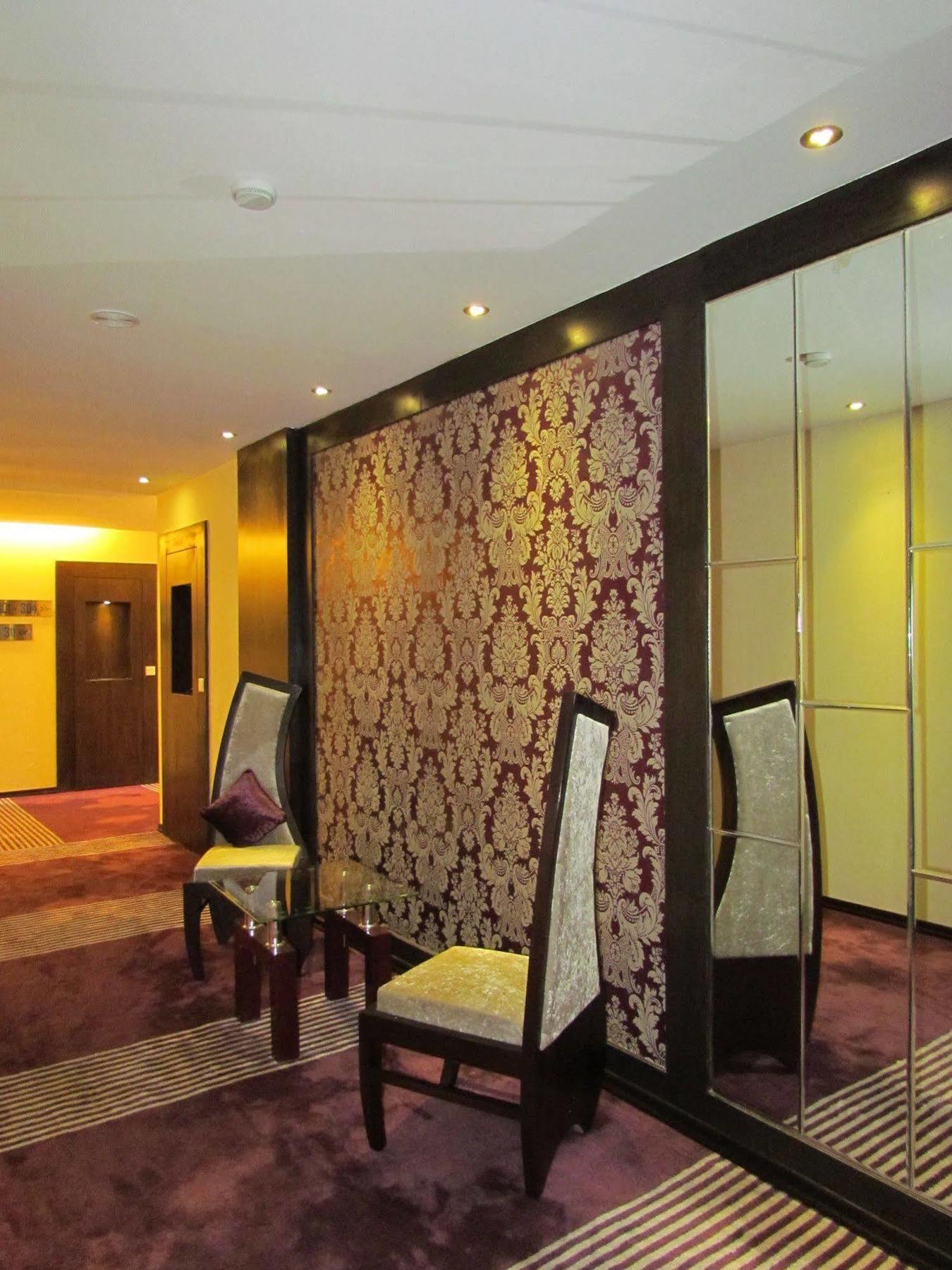 Hotel Pine Spring Wazir Bagh Srīnagar Dış mekan fotoğraf