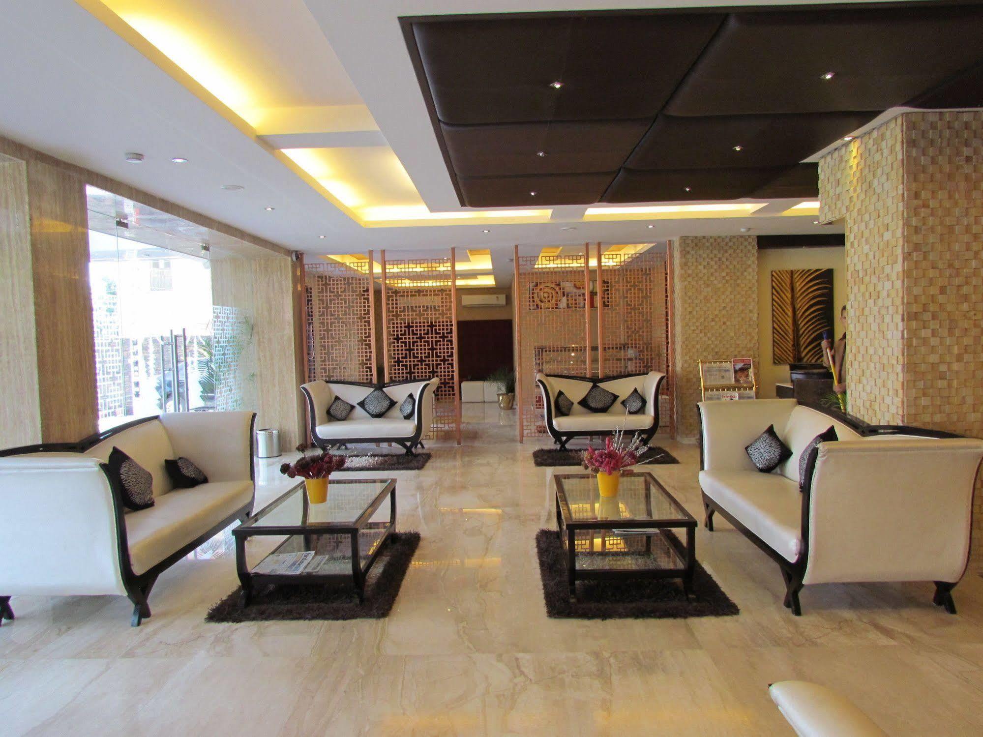 Hotel Pine Spring Wazir Bagh Srīnagar Dış mekan fotoğraf